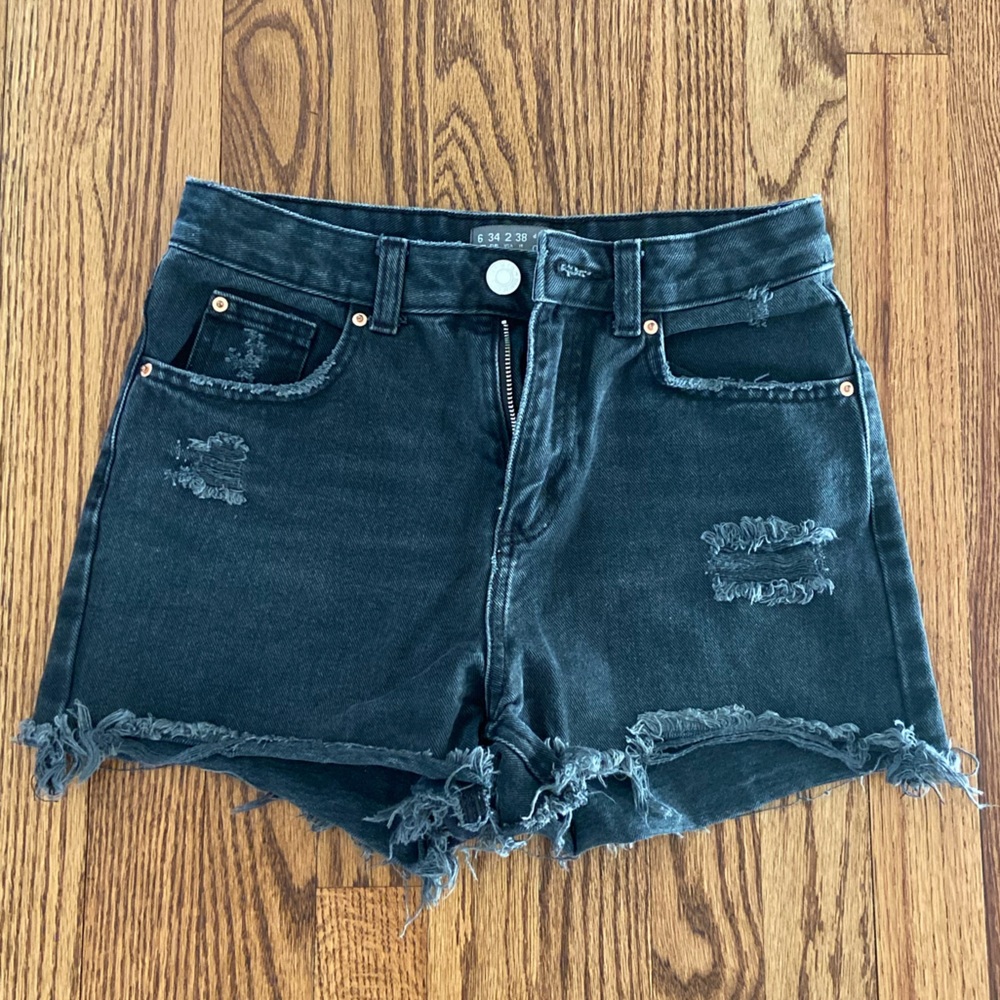 Black distressed jean shorts size 2